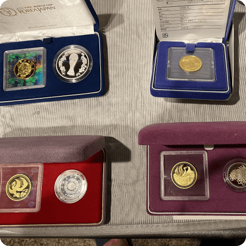 10万円金貨などを含む記念硬貨